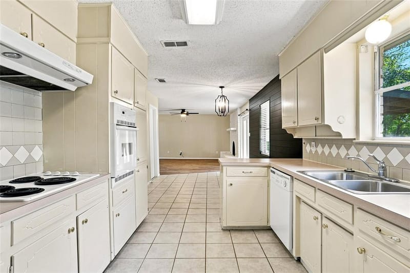 509 Hillside Road, Colleyville TX 76034 - Photo 8