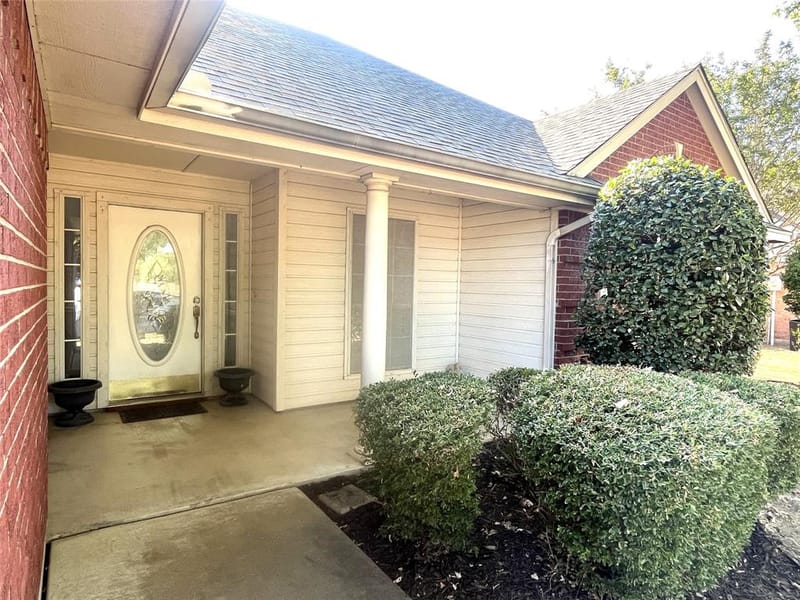 518 Wild Springs Drive, Midlothian TX 76065 - Photo 2