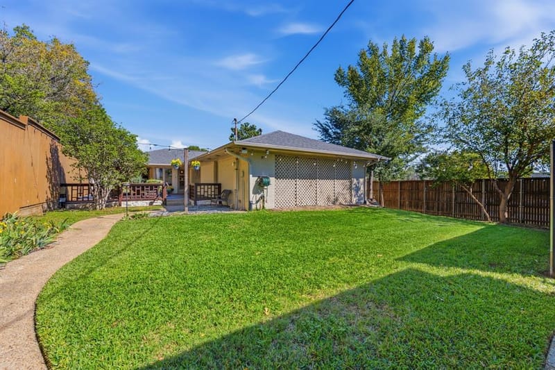 2223 Loving Avenue, Dallas TX 75214 - Photo 36