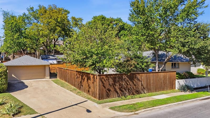 2223 Loving Avenue, Dallas TX 75214 - Photo 38