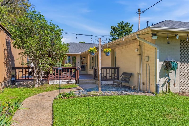2223 Loving Avenue, Dallas TX 75214 - Photo 35