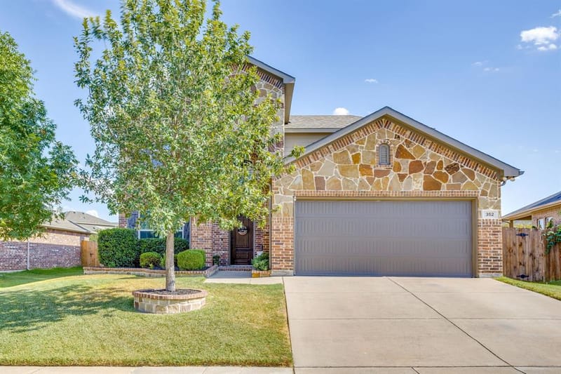 352 Pin Cushion Trail, Burleson TX 76028 - Photo 2