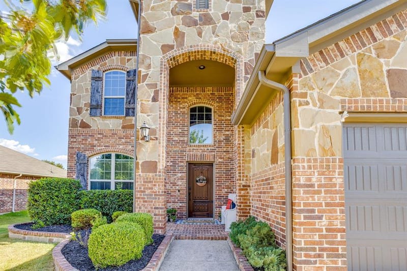 352 Pin Cushion Trail, Burleson TX 76028