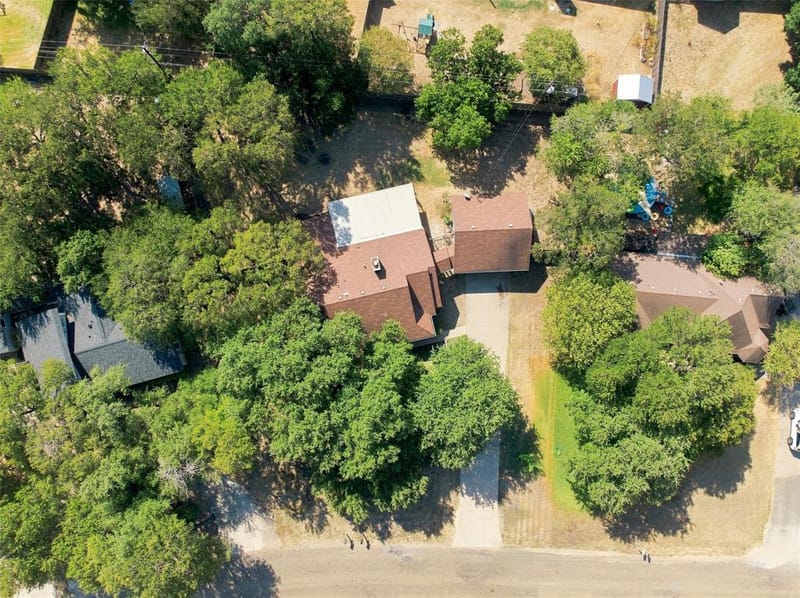 14212 Wagner Drive, Woodway TX 76712 - Photo 32