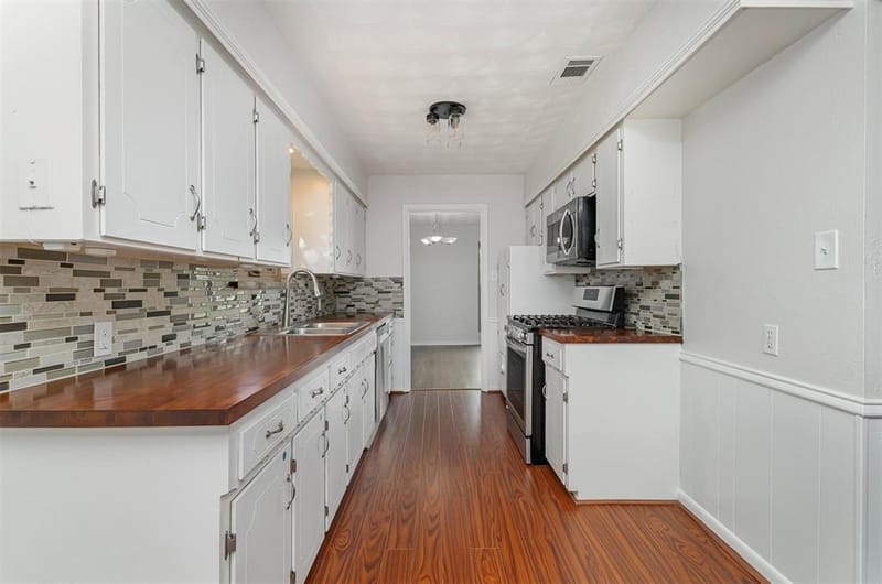 2640 Lakeland Drive, Dallas TX 75228 - Photo 13