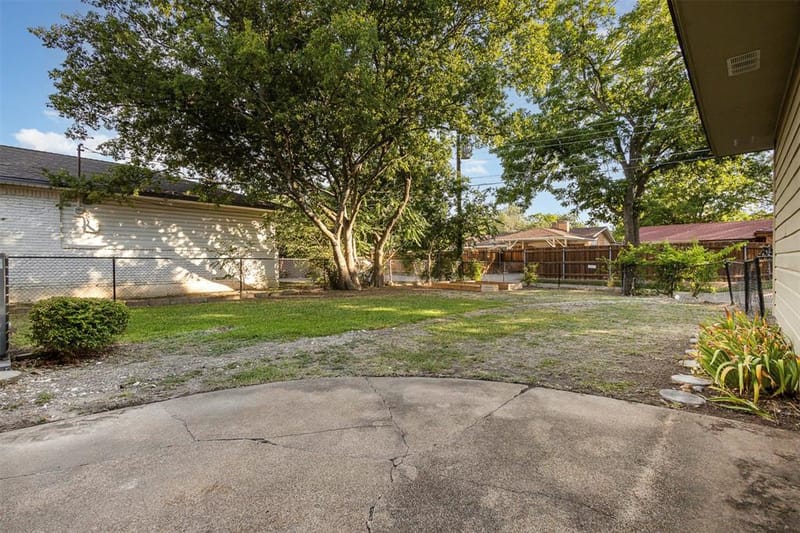 2640 Lakeland Drive, Dallas TX 75228 - Photo 28