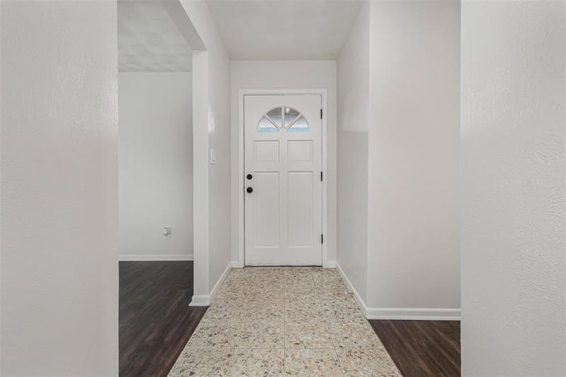 2640 Lakeland Drive, Dallas TX 75228 - Photo 4