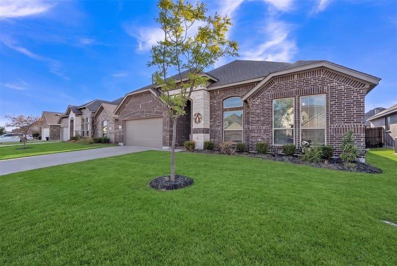 113 Independence Drive, Joshua TX 76058 - Photo 2