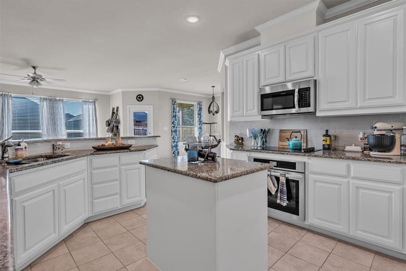 113 Independence Drive, Joshua TX 76058 - Photo 8