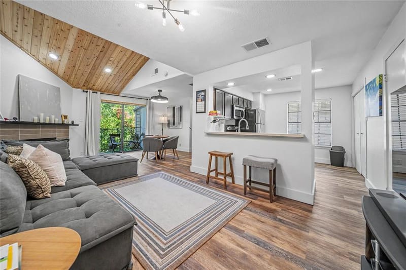 4777 Cedar Springs Road # 3Q, Dallas TX 75219 - Photo 2