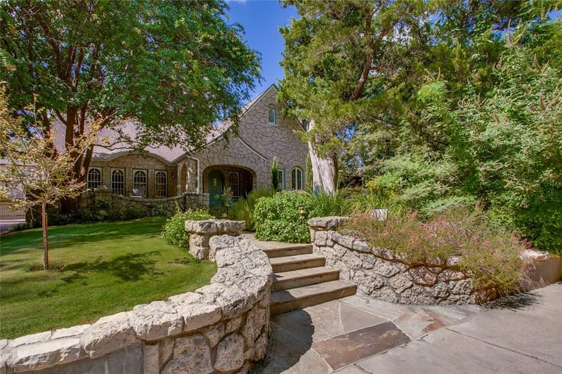 4119 Rock Creek Drive, Dallas TX 75204 - Photo 2