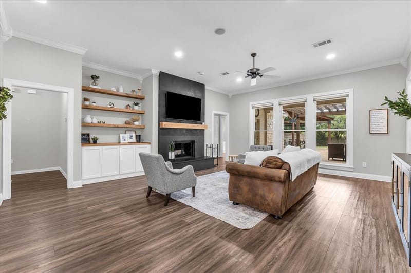 325 Elm Grove Circle, McGregor TX 76657 - Photo 13