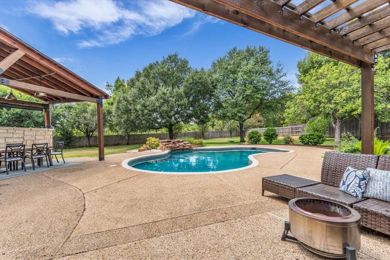 325 Elm Grove Circle, McGregor TX 76657 - Photo 32