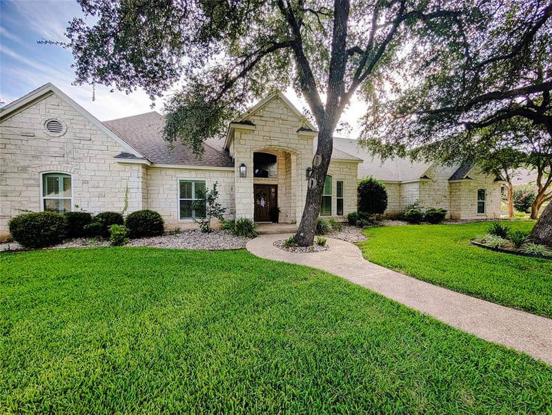 325 Elm Grove Circle, McGregor TX 76657