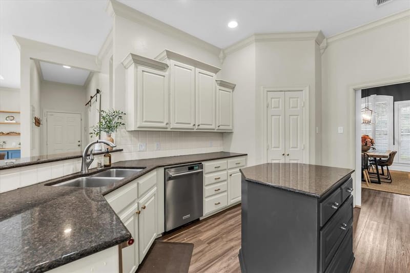 325 Elm Grove Circle, McGregor TX 76657 - Photo 10