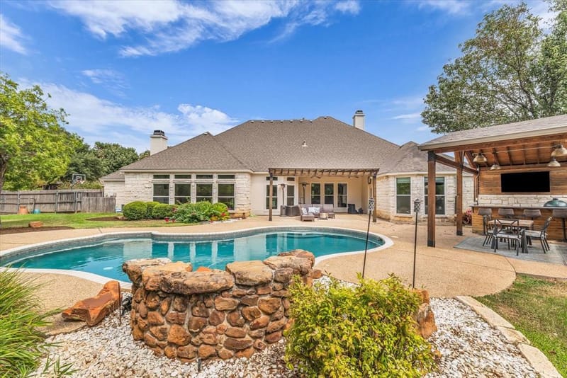 325 Elm Grove Circle, McGregor TX 76657 - Photo 37