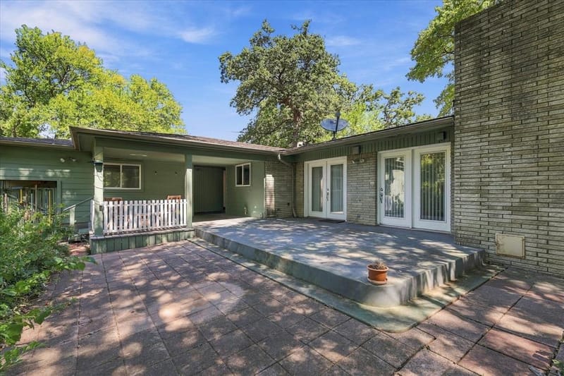 800 Briarwood Boulevard, Arlington TX 76013 - Photo 32