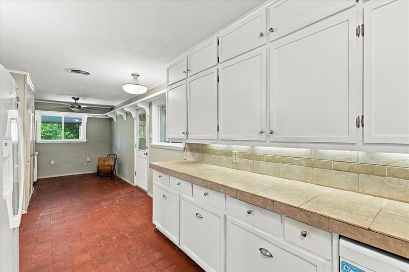 800 Briarwood Boulevard, Arlington TX 76013 - Photo 15