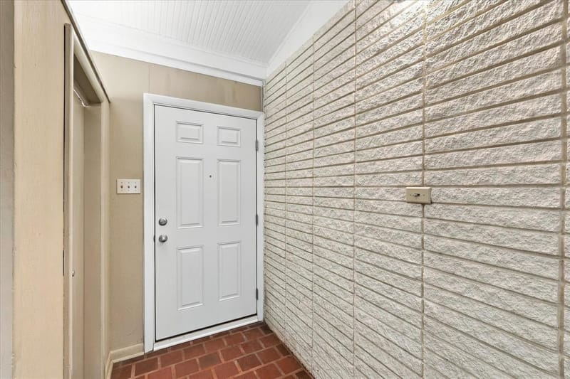 800 Briarwood Boulevard, Arlington TX 76013 - Photo 4