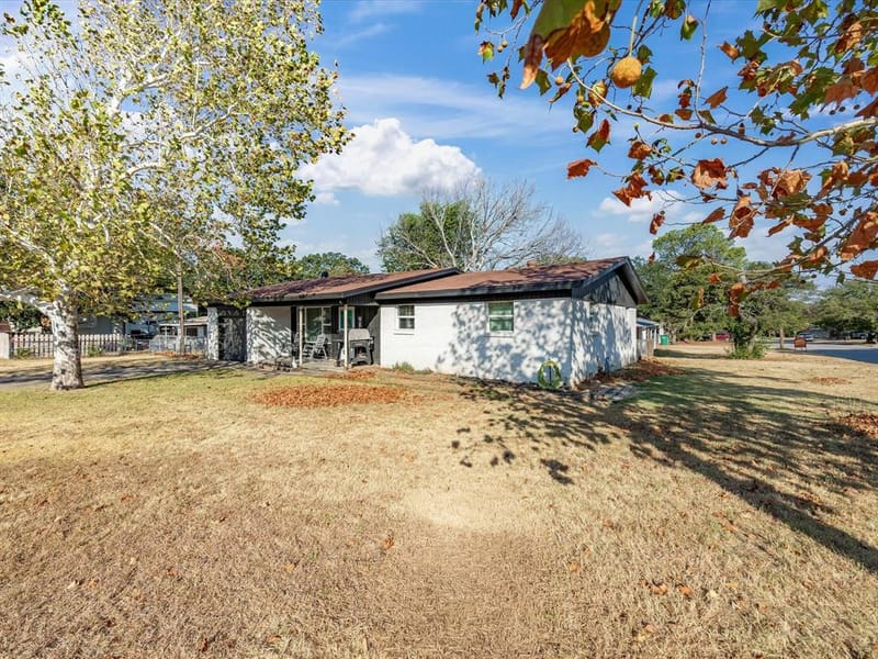 1306 Hulme Street, Bowie TX 76230 - Photo 5