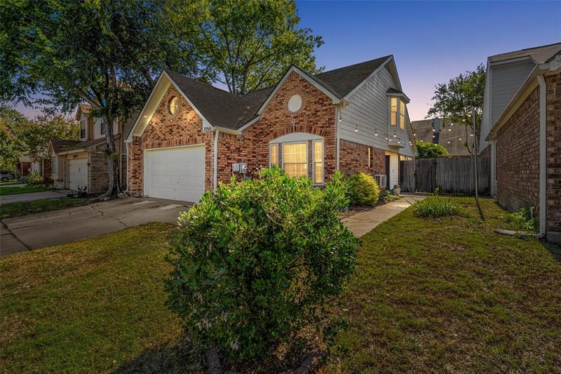2054 Wanderlust Drive, Lewisville TX 75067 - Photo 2