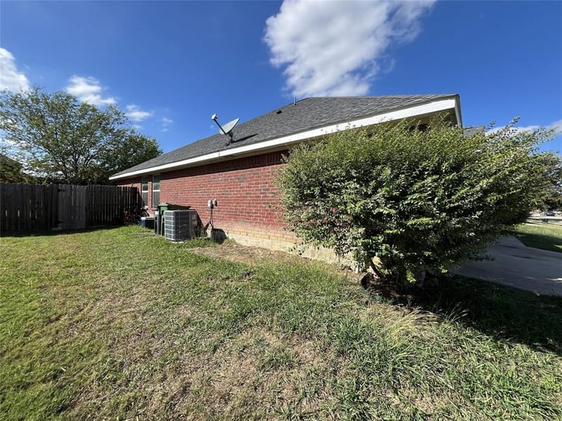 4004 Windmill Drive, Sanger TX 76266 - Photo 4