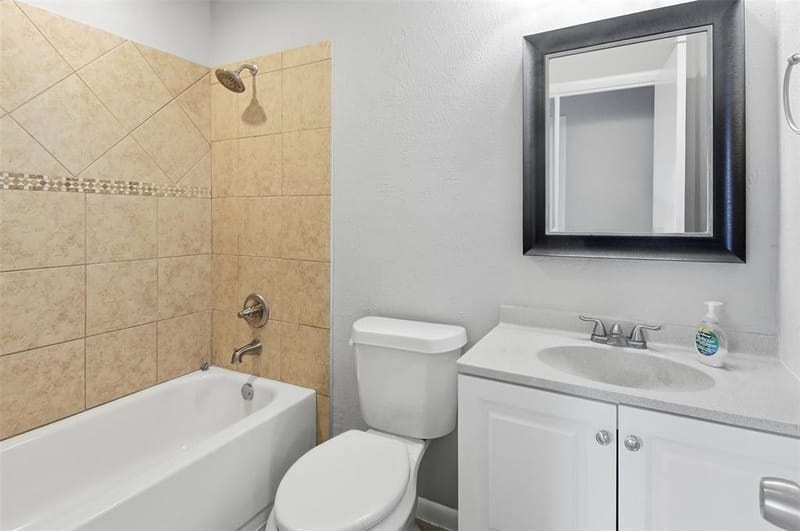 1704 Robin Road, Pantego TX 76013 - Photo 22