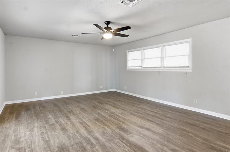 1704 Robin Road, Pantego TX 76013 - Photo 7