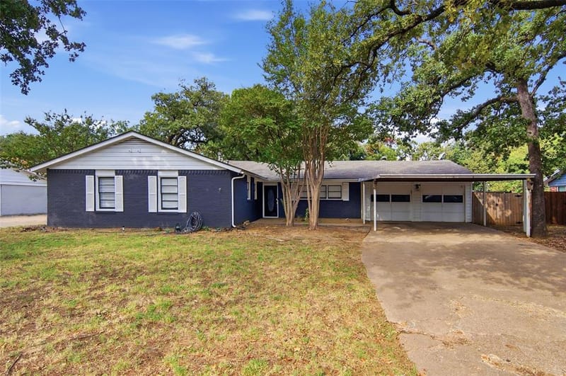 1704 Robin Road, Pantego TX 76013