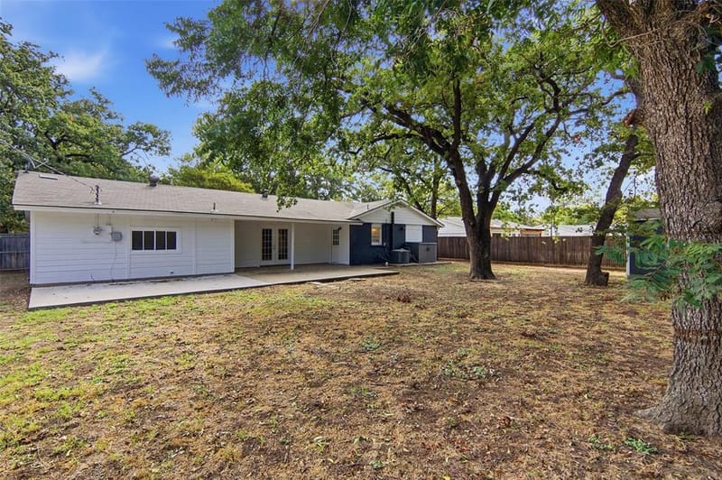 1704 Robin Road, Pantego TX 76013 - Photo 28