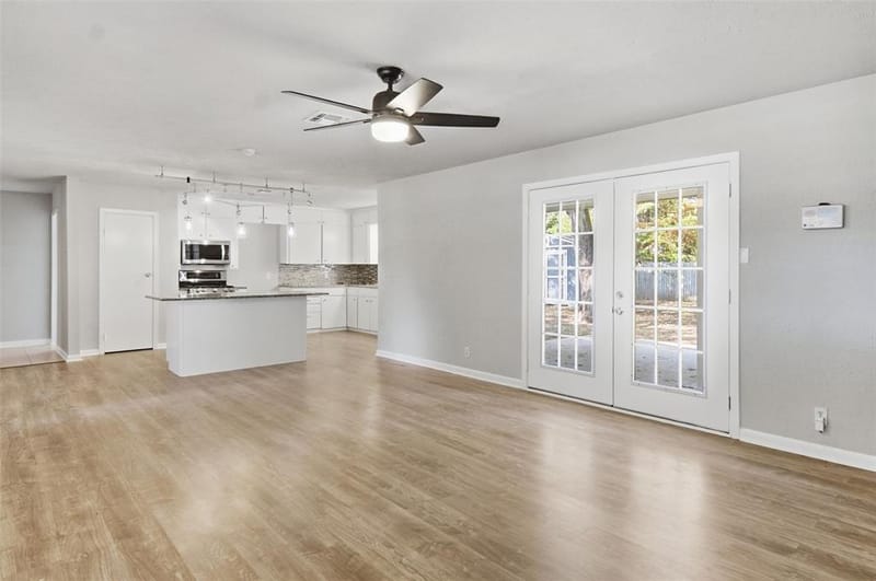 1704 Robin Road, Pantego TX 76013 - Photo 9