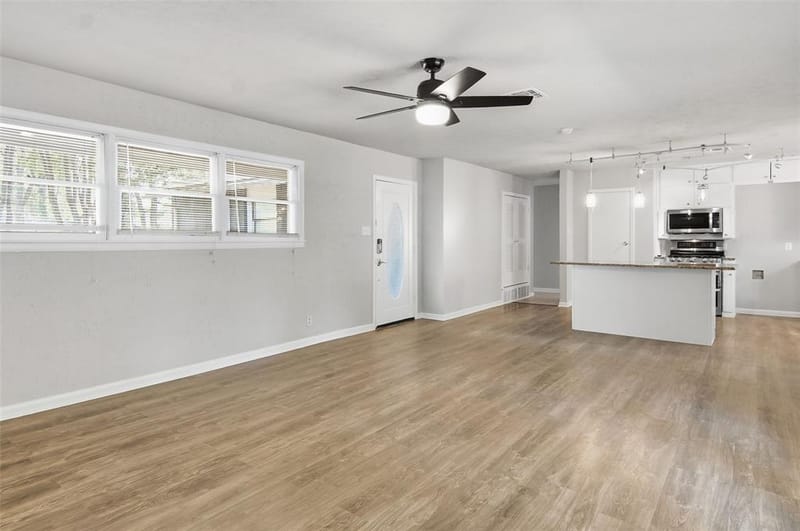 1704 Robin Road, Pantego TX 76013 - Photo 8