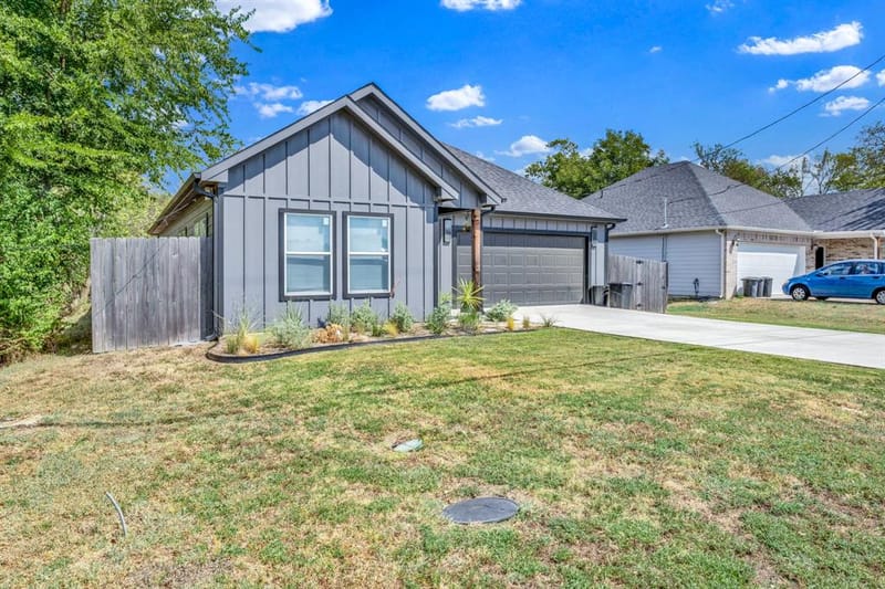 1024 Jackson Street N, Sulphur Springs TX 75482 - Photo 2