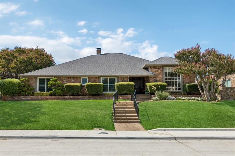 9639 Vista Oaks Drive, Dallas TX 75243 - Photo 2
