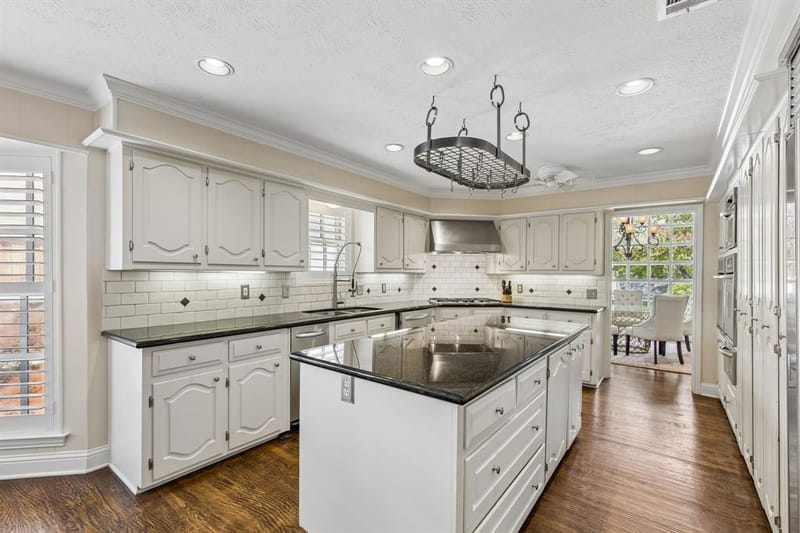 9639 Vista Oaks Drive, Dallas TX 75243 - Photo 11