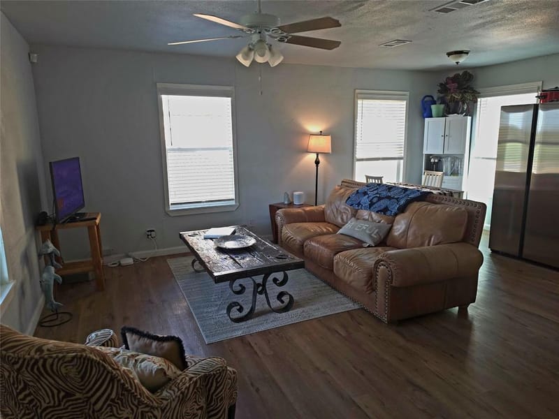 1309 S 6th Street, Bonham TX 75418 - Photo 3