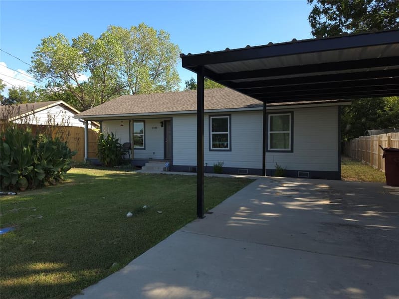 1309 S 6th Street, Bonham TX 75418