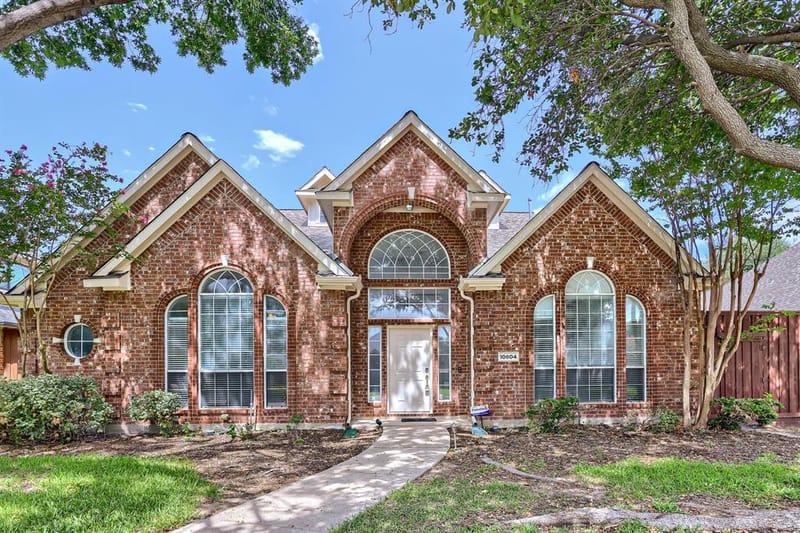 10804 Dry Creek Lane, Frisco TX 75035 - Photo 2