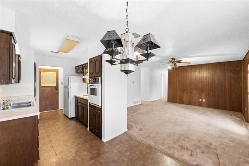 1710 Carla Avenue, Arlington TX 76014 - Photo 8