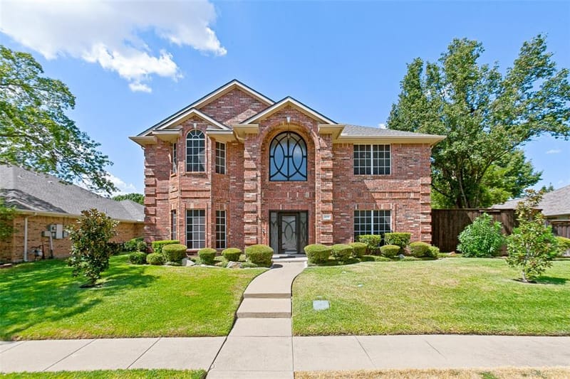 425 Baltusrol Circle, Garland TX 75044