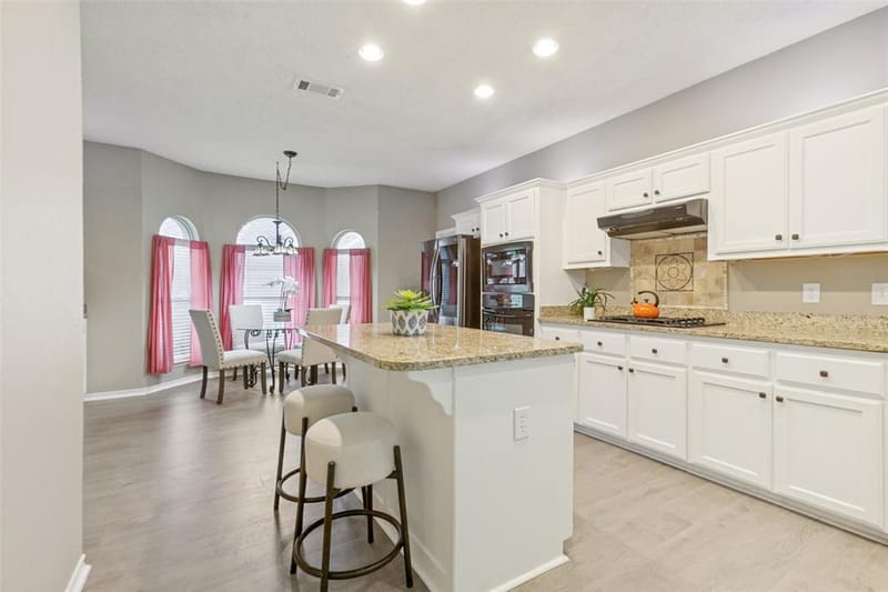 425 Baltusrol Circle, Garland TX 75044 - Photo 11