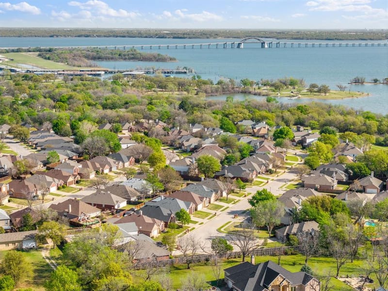 814 Lake Bluff Drive, Lake Dallas TX 75065 - Photo 5