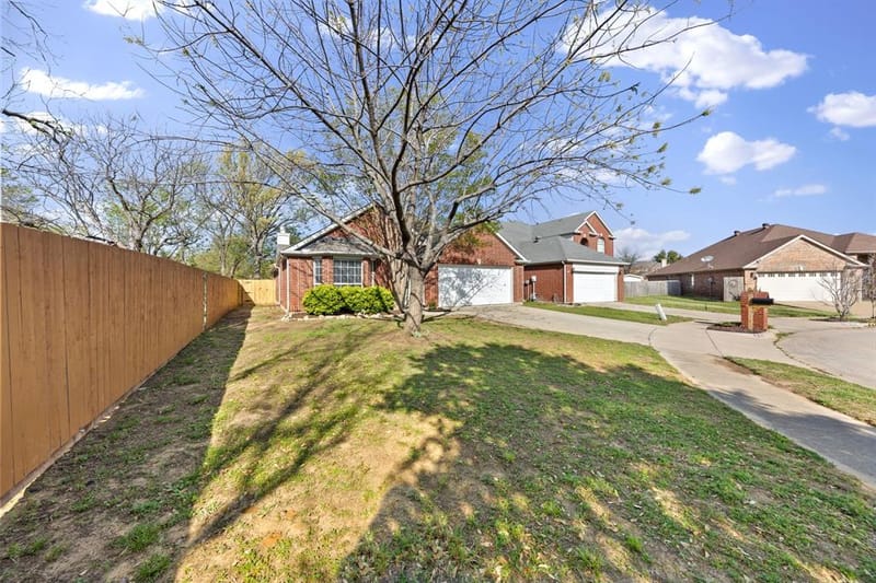 814 Lake Bluff Drive, Lake Dallas TX 75065 - Photo 14