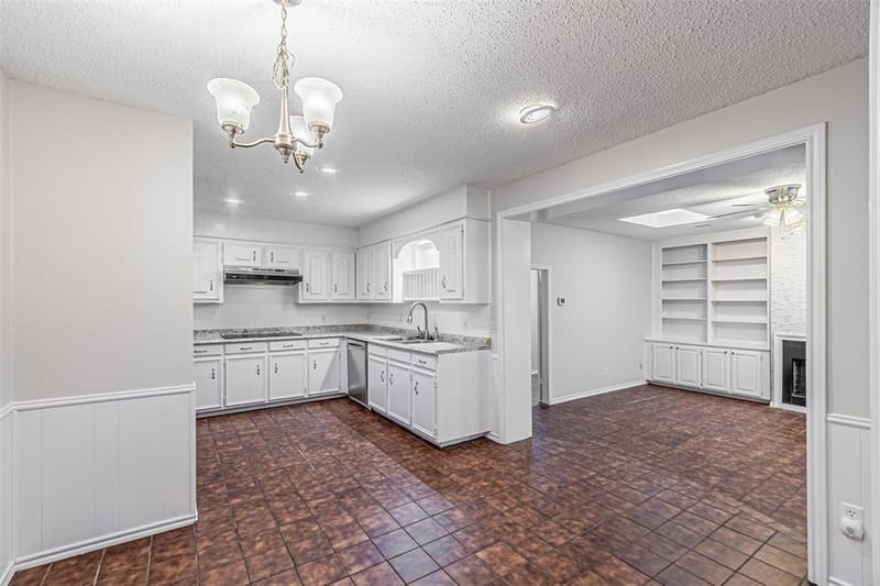 5209 Smokerise Court, Arlington TX 76016 - Photo 9