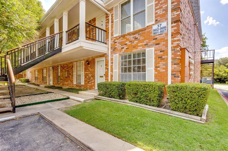 901 Roaring Springs Road, Fort Worth TX 76114 - Photo 2