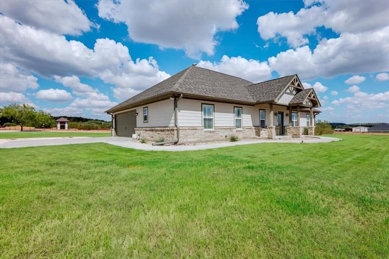 335 Remuda Trail, Stephenville TX 76401 - Photo 2