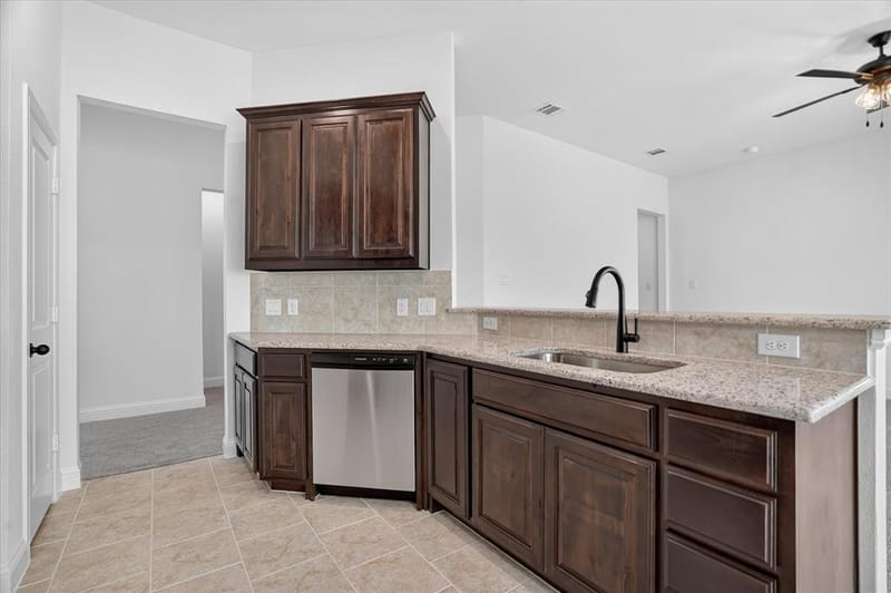 425 Rose Avenue, Cleburne TX 76033 - Photo 12