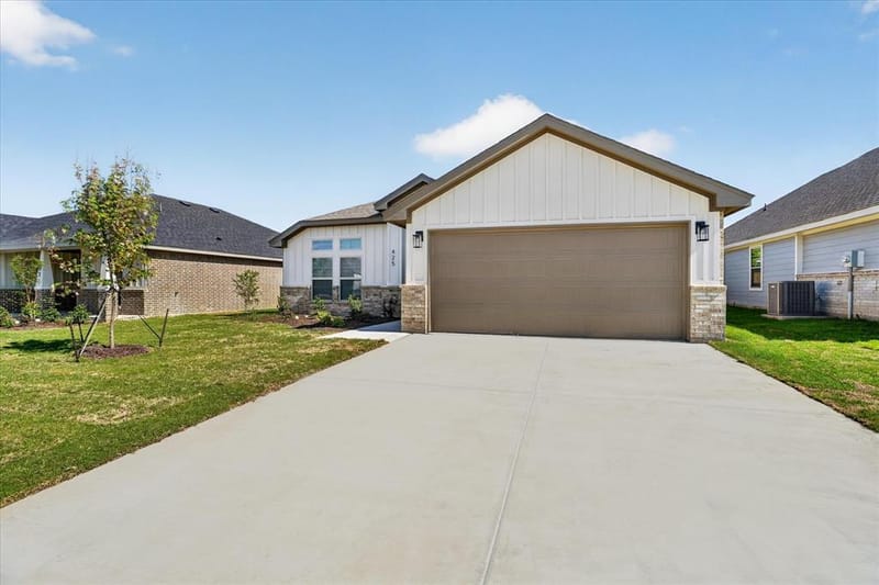 425 Rose Avenue, Cleburne TX 76033 - Photo 3