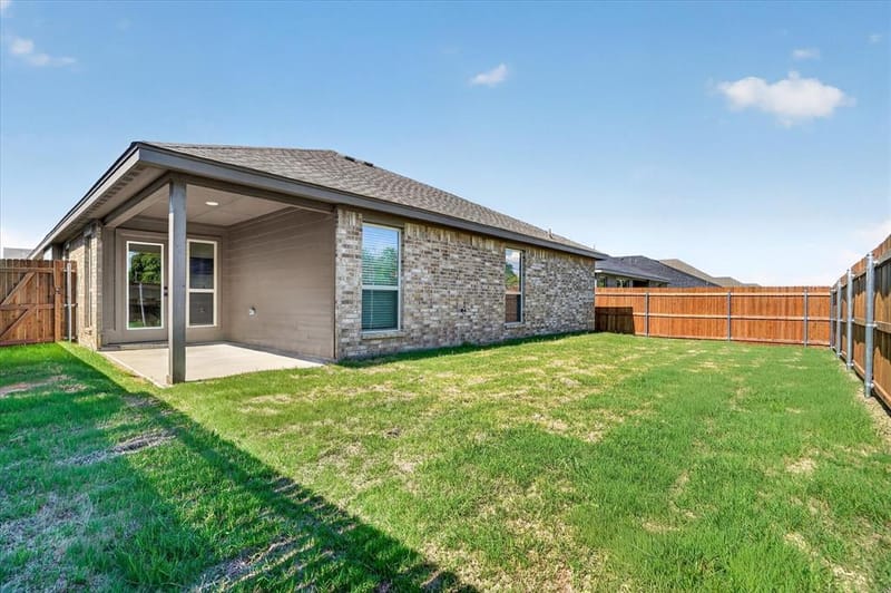 425 Rose Avenue, Cleburne TX 76033 - Photo 25