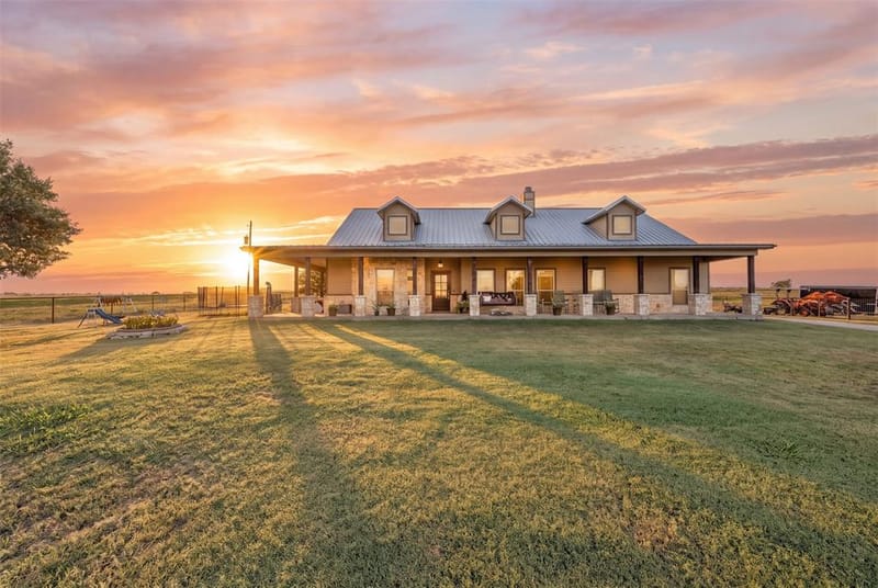 8928 County Road 1232, Godley TX 76044 - Photo 2